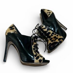 Via Spiga Y2K Leopard calf hair Peep Toe Booties Lace Up Black Leather Trim heel